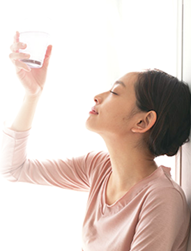 ミネラルウォーター３商品との[ おいしさ比較 ]で、クリンスイの浄水器の水が [ もっともおいしい  ] に選ばれました。